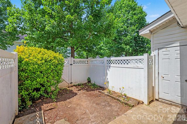 6414 Mallard View Lane, Charlotte, NC 28269