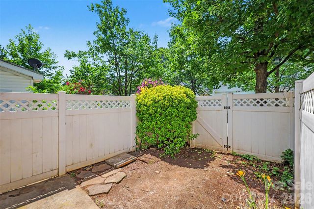6414 Mallard View Lane, Charlotte, NC 28269