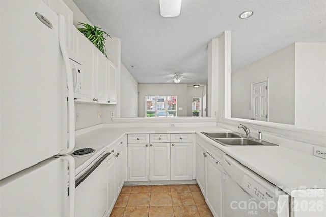 6414 Mallard View Lane, Charlotte, NC 28269