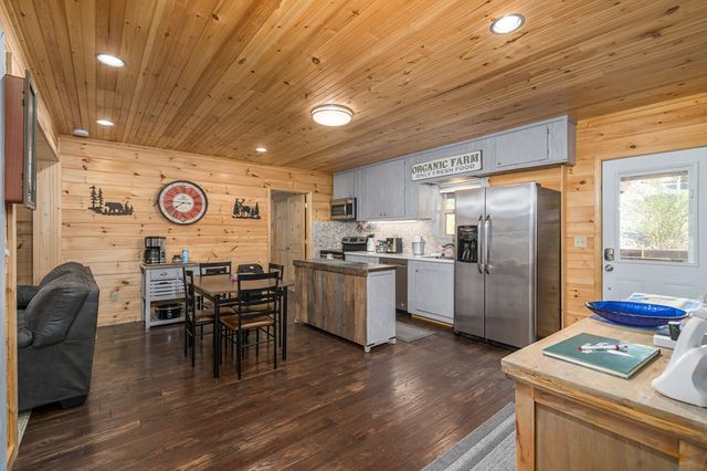 485 Banner Circle, Ellijay, GA 30540