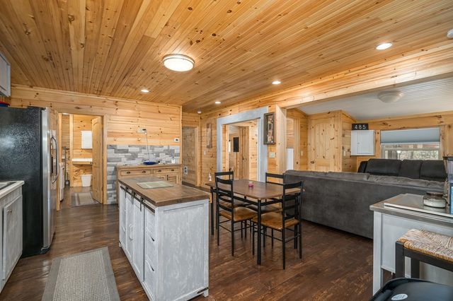 485 Banner Circle, Ellijay, GA 30540