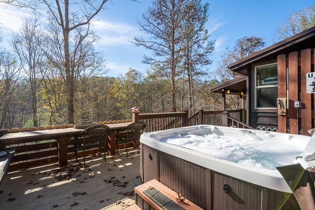 485 Banner Circle, Ellijay, GA 30540
