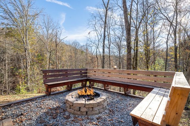 485 Banner Circle, Ellijay, GA 30540
