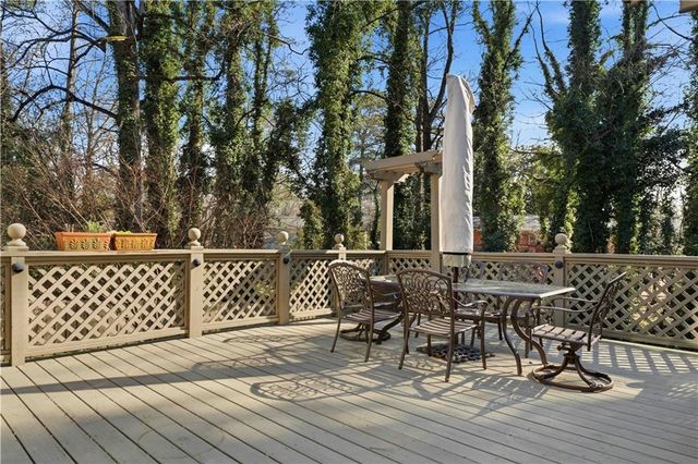 1515 Mosswood Lane SE, Smyrna, GA 30082