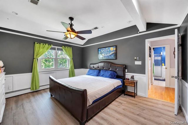 12 Handy Lane, Medford, NY 11763