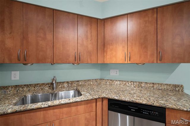 4570 Laclede Avenue 205, St Louis, MO 63108