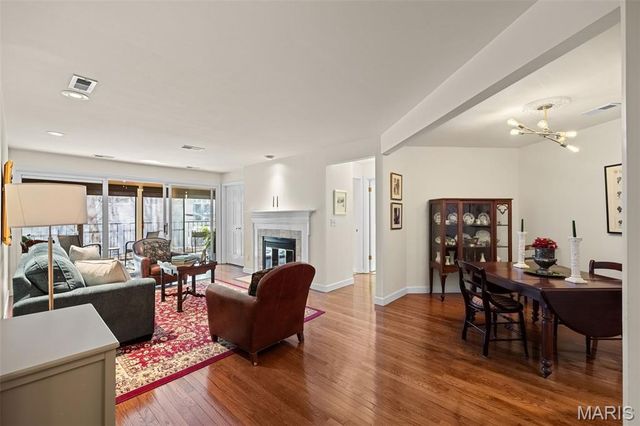 4570 Laclede Avenue 205, St Louis, MO 63108