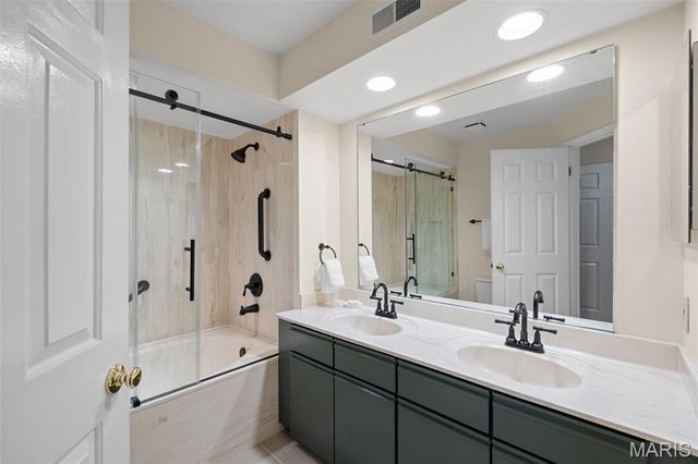 4570 Laclede Avenue 205, St Louis, MO 63108