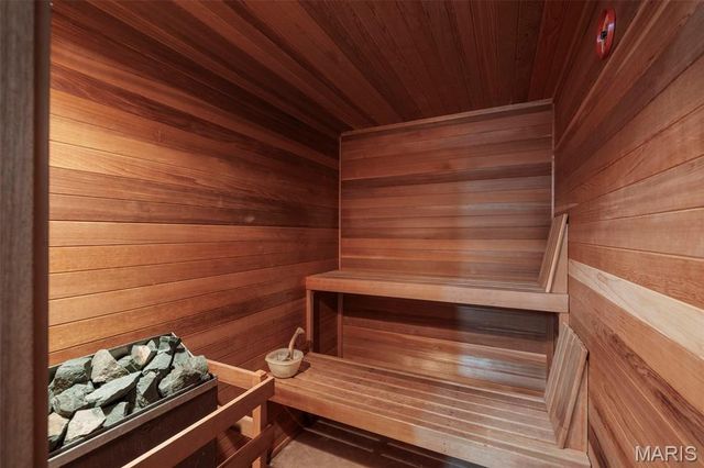 4570 Laclede Avenue 205, St Louis, MO 63108