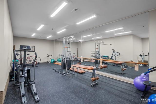 4570 Laclede Avenue 205, St Louis, MO 63108