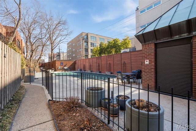 4570 Laclede Avenue 205, St Louis, MO 63108