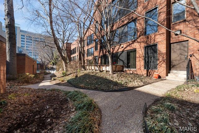 4570 Laclede Avenue 205, St Louis, MO 63108