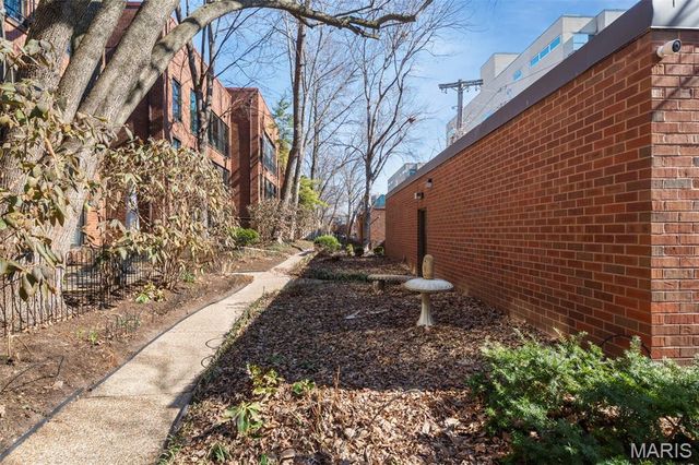 4570 Laclede Avenue 205, St Louis, MO 63108