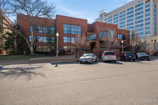 4570 Laclede Avenue 205, St Louis, MO 63108