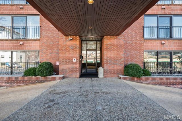 4570 Laclede Avenue 205, St Louis, MO 63108