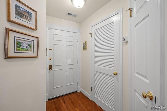 4570 Laclede Avenue 205, St Louis, MO 63108