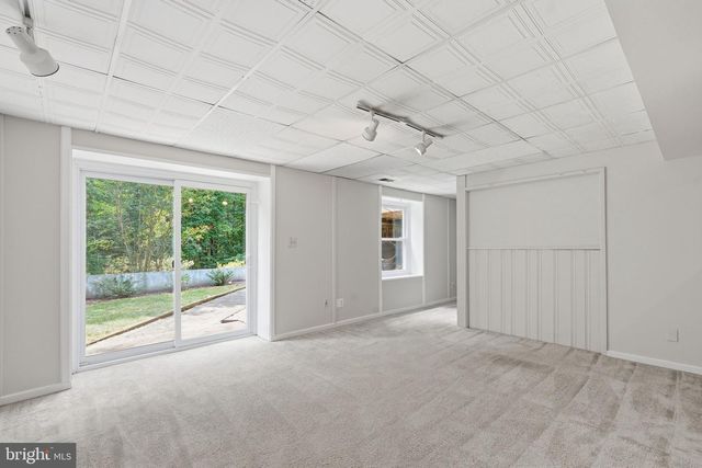 7316 WALNUT KNOLL DR, Springfield, VA 22153