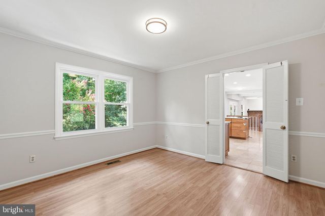 7316 WALNUT KNOLL DR, Springfield, VA 22153