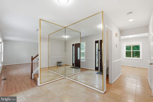 7316 WALNUT KNOLL DR, Springfield, VA 22153