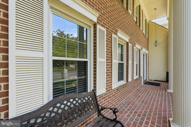7316 WALNUT KNOLL DR, Springfield, VA 22153
