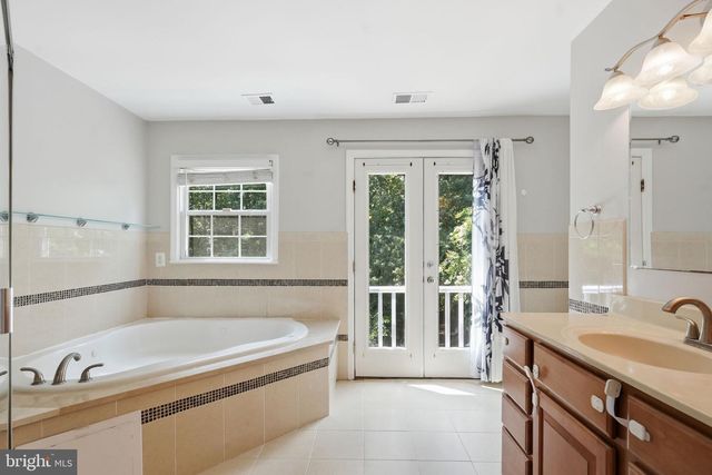 7316 WALNUT KNOLL DR, Springfield, VA 22153