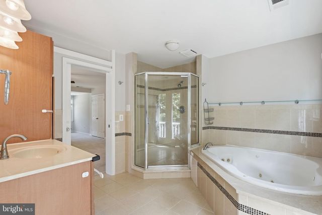 7316 WALNUT KNOLL DR, Springfield, VA 22153