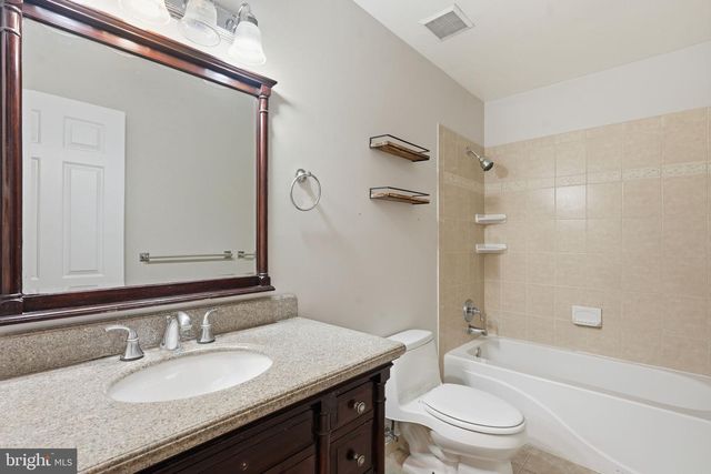7316 WALNUT KNOLL DR, Springfield, VA 22153