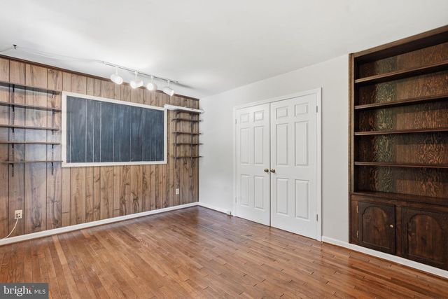 7316 WALNUT KNOLL DR, Springfield, VA 22153