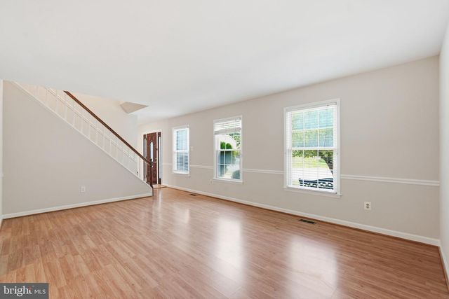 7316 WALNUT KNOLL DR, Springfield, VA 22153