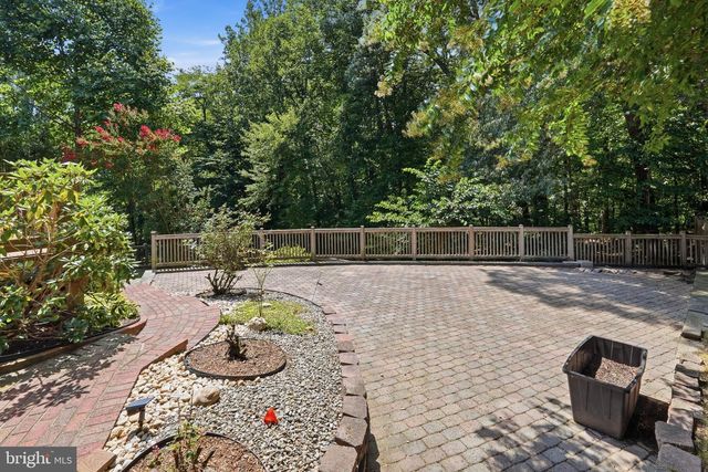 7316 WALNUT KNOLL DR, Springfield, VA 22153