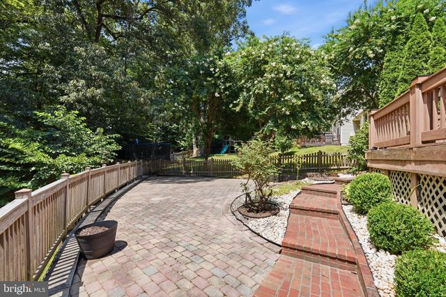 7316 WALNUT KNOLL DR, Springfield, VA 22153