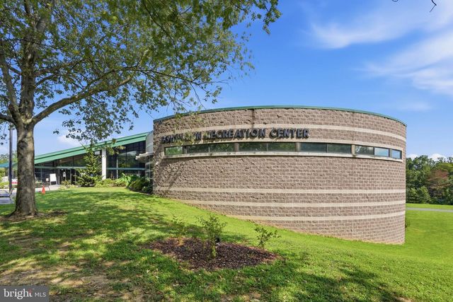 7316 WALNUT KNOLL DR, Springfield, VA 22153