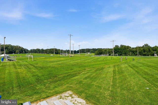 7316 WALNUT KNOLL DR, Springfield, VA 22153