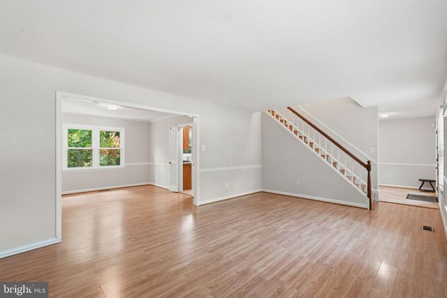 7316 WALNUT KNOLL DR, Springfield, VA 22153