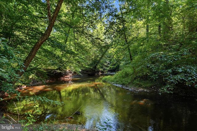 7316 WALNUT KNOLL DR, Springfield, VA 22153