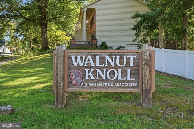 7316 WALNUT KNOLL DR, Springfield, VA 22153