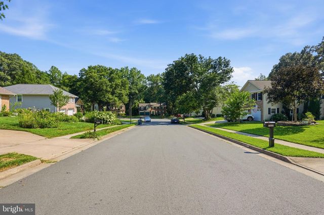 7316 WALNUT KNOLL DR, Springfield, VA 22153