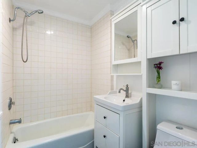 3555 Oak Glen, San Diego, CA 92117