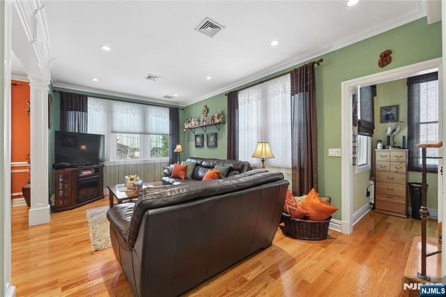 105 Kossuth Street, Wallington, NJ 07057