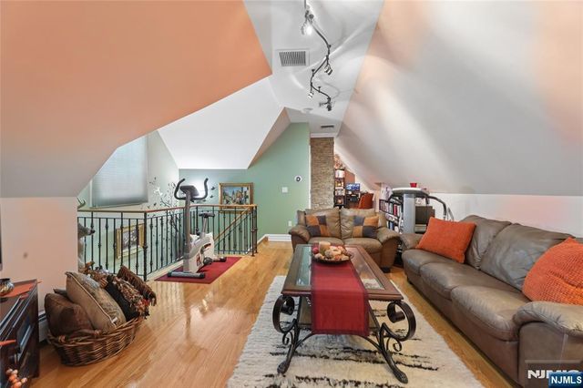 105 Kossuth Street, Wallington, NJ 07057