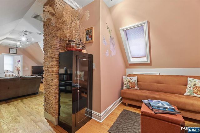 105 Kossuth Street, Wallington, NJ 07057