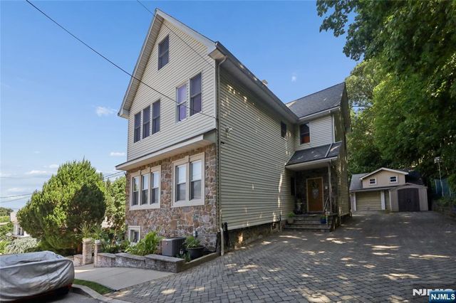 105 Kossuth Street, Wallington, NJ 07057