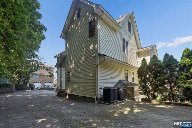 105 Kossuth Street, Wallington, NJ 07057