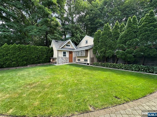 105 Kossuth Street, Wallington, NJ 07057