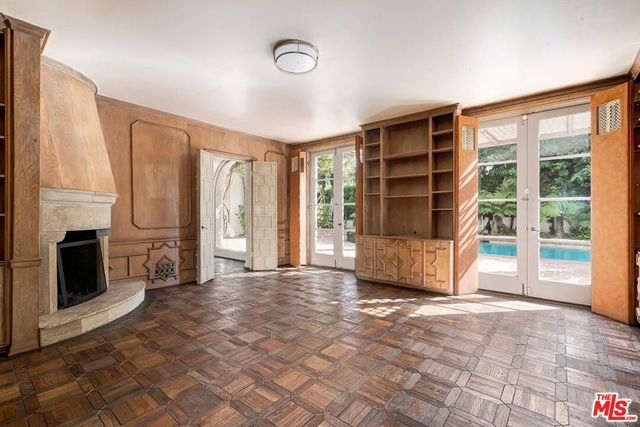 1017 Chevy Chase Drive, Beverly Hills, CA 90210