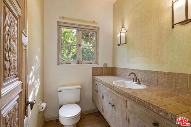 1017 Chevy Chase Drive, Beverly Hills, CA 90210