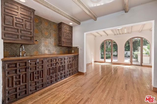 1017 Chevy Chase Drive, Beverly Hills, CA 90210