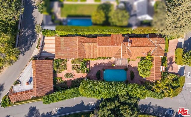 1017 Chevy Chase Drive, Beverly Hills, CA 90210