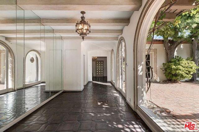 1017 Chevy Chase Drive, Beverly Hills, CA 90210