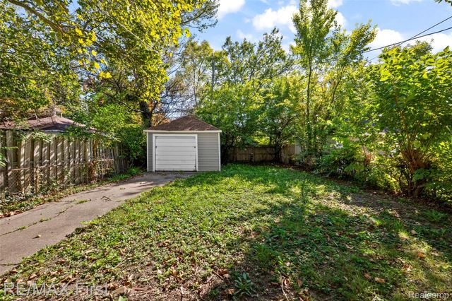 10410 Somerset Avenue, Detroit, MI 48224